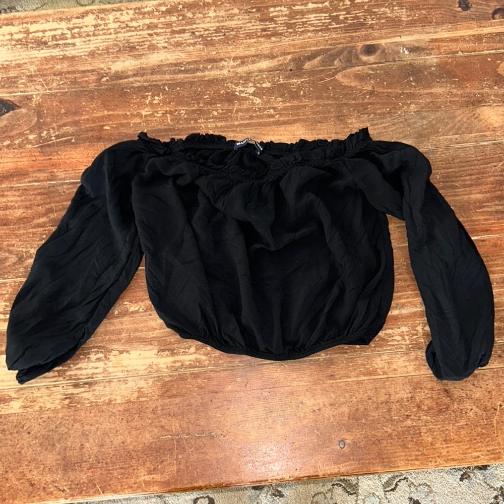 Brandy Melville off the shoulder crop